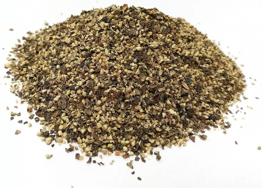 Heera Black Pepper Coarse 1kg jar showing coarse ground black pepper for cooking and spice grinders.