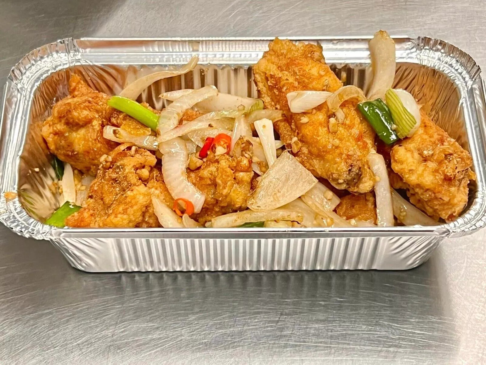 Aluminium foil containers No.6 700ml with board lids by Reign Goods, large disposable takeaway trays, pack of 25 to 500.